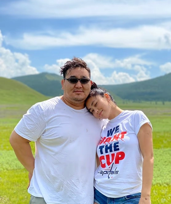 آساشوریو آکینوری و همسر دومش