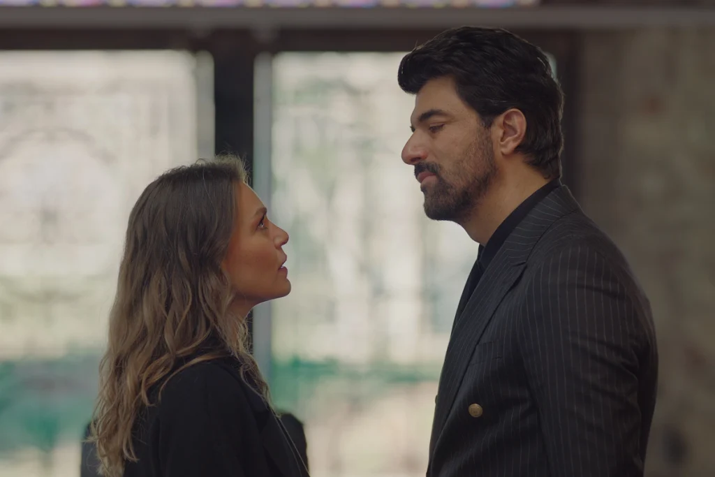 سریال ترکی «اشراف»؛ درام جدید ترکی با بازی آسلی انور که از نتفلیکس پخش میشود