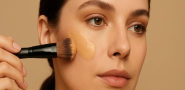 آرایشم زود پاک میشه؛ چی‌کار کنم کرم‌پودر دوام بیشتری داشته باشه؟