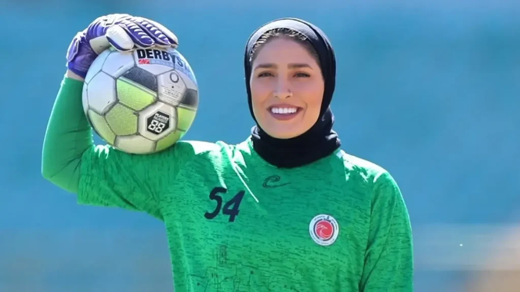 دروازه‌بان تیم ملی فوتبال زنان ایران: «آرزویم ازدواج با مسی است!» + ویدیو