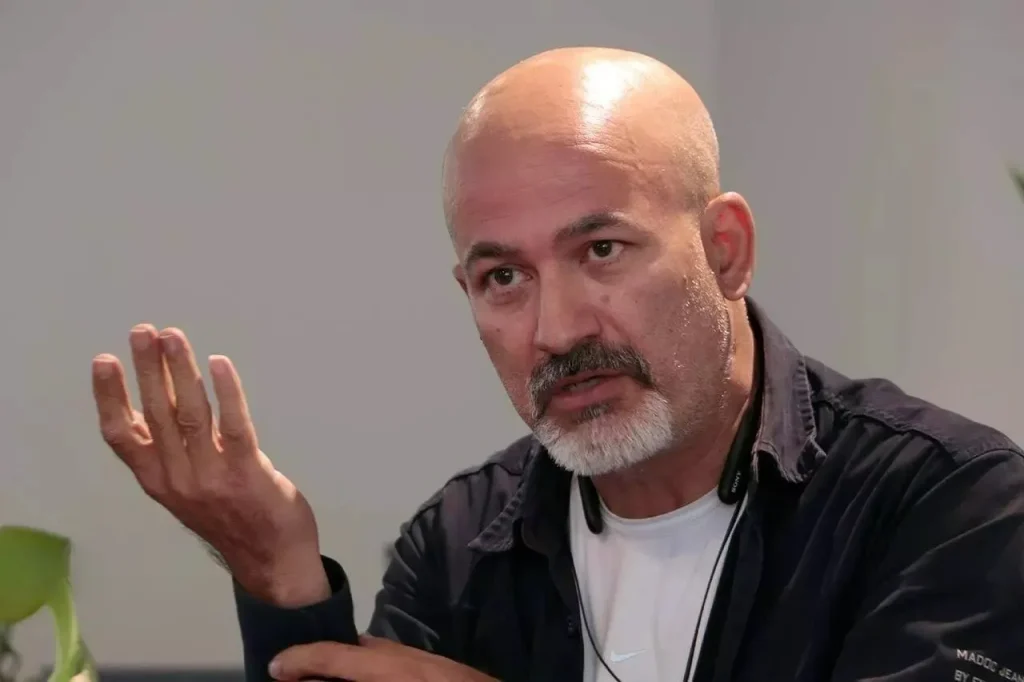 انتقاد فعال سیاسی به نصب دوربین‌های حجاب و عدم توجه به نیازهای امنیتی در جنگ