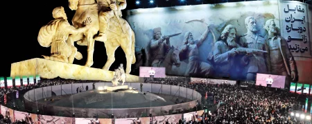 از تندیس زانو زدن والرین در مقابل پادشاه ساسانی در میدان انقلاب تهران رونمایی شد