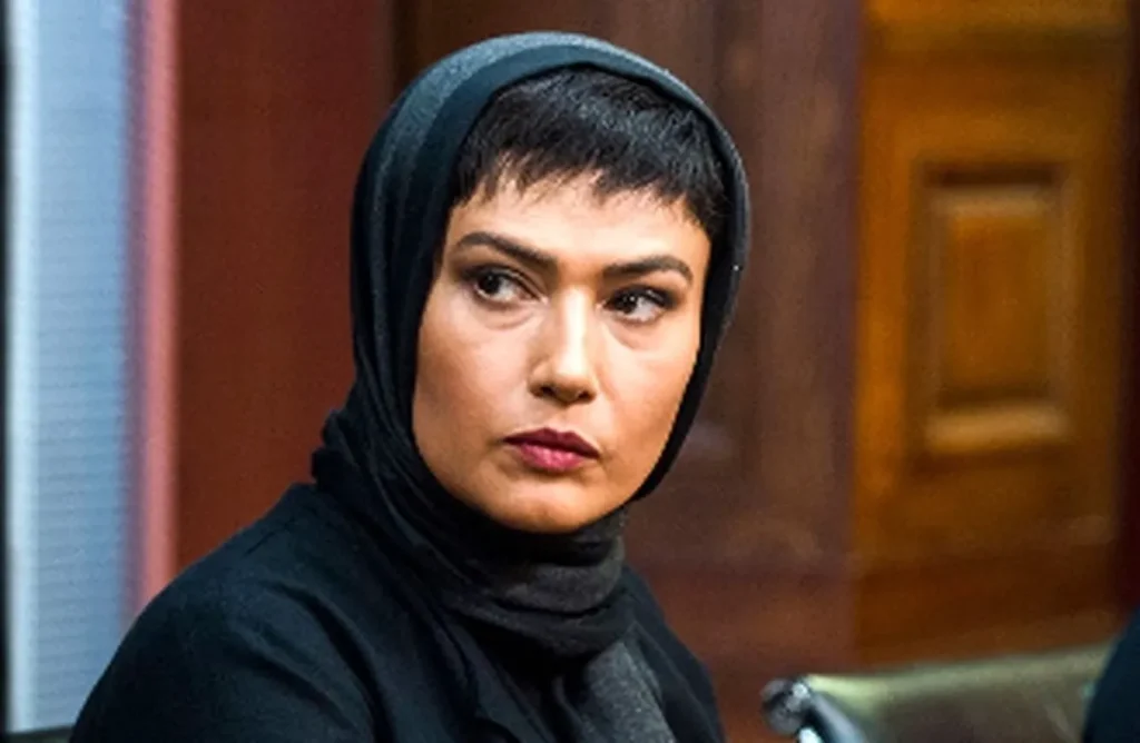 صندلی داغ «پرسونا» میزبان لادن مستوفی؛ روایتی از زندگی شخصی و حرفه‌ای خانم بازیگر