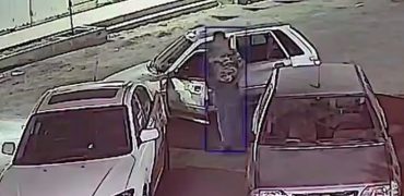 سرقت مزدا ۳ در محدوده درب غربی استادیوم آزادی در عرض کمتر از یک دقیقه + ویدیو