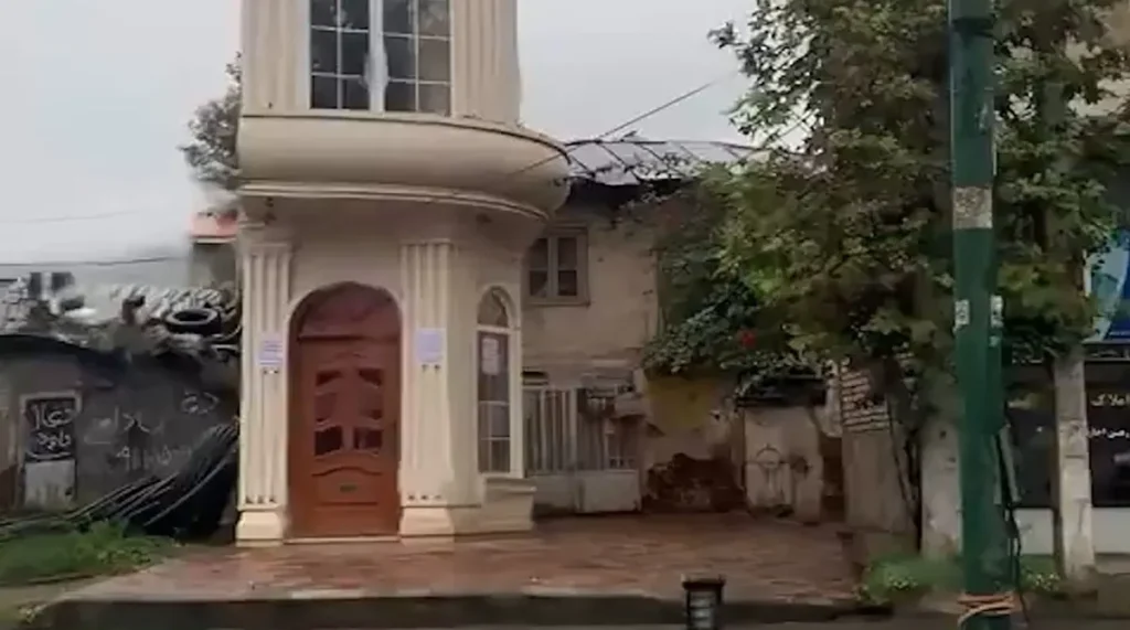 ساختمان عجیبوغریب ۱۲ متری در ماسال گیلان را ببینید + ویدیو