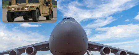 چند خودروی هاموی در بزرگ‌ترین هواپیمای ترابری ارتش آمریکا جا می‌شود؟