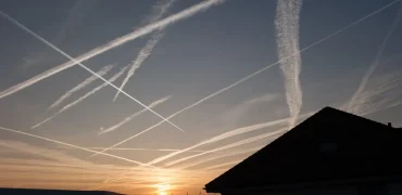 کنتریل چیست؛ آیا آمریکا و اسرائیل در آسمان کرمان گازهای سمی پخش کردند؟