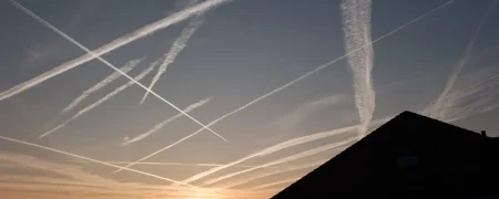 کنتریل چیست؛ آیا آمریکا و اسرائیل در آسمان کرمان گازهای سمی پخش کردند؟