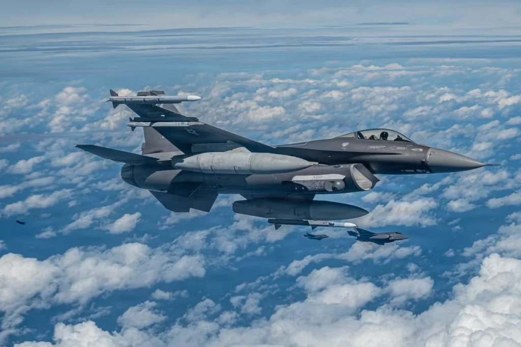 F-16-Fighting-Falcon-1024x682.webp