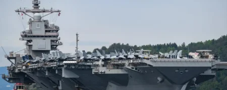 چرا نیروی دریایی آمریکا نمی‌تواند کمتر از ۱۱ ناو هواپیمابر در ناوگان خود داشته باشد؟