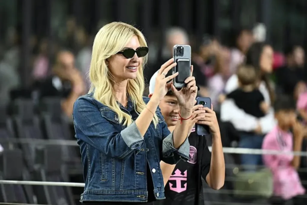  در کنار لیو