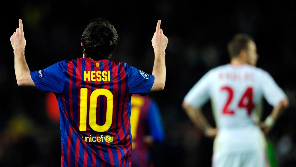 Lionel-Messi-Barcelona-7-1-Bayer-04-Leverkusen-1024x576.webp