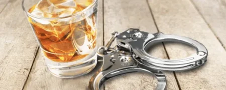 بازداشت ۷ بازیگر سرشناس‌ با ۳۸ لیتر مشروب در جشن تولد «ع. ش»