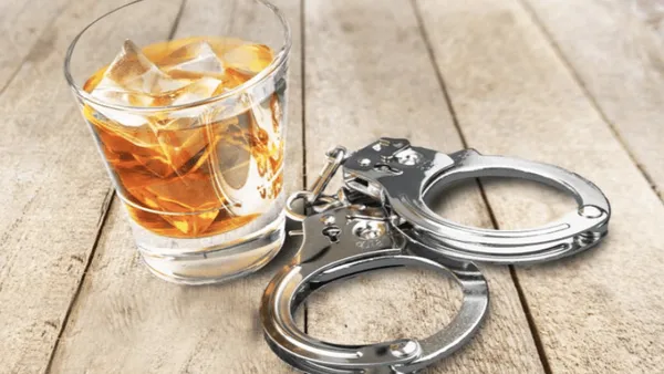 بازداشت ۷ بازیگر سرشناس‌ با ۳۸ لیتر مشروب در جشن تولد «ع. ش»