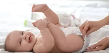 نظر جدید محققان ووک؛ باید قبل از تعویض پوشک نوزادان از آن‌ها اجازه بگیرید!