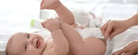 نظر جدید محققان ووک؛ باید قبل از تعویض پوشک نوزادان از آن‌ها اجازه بگیرید!