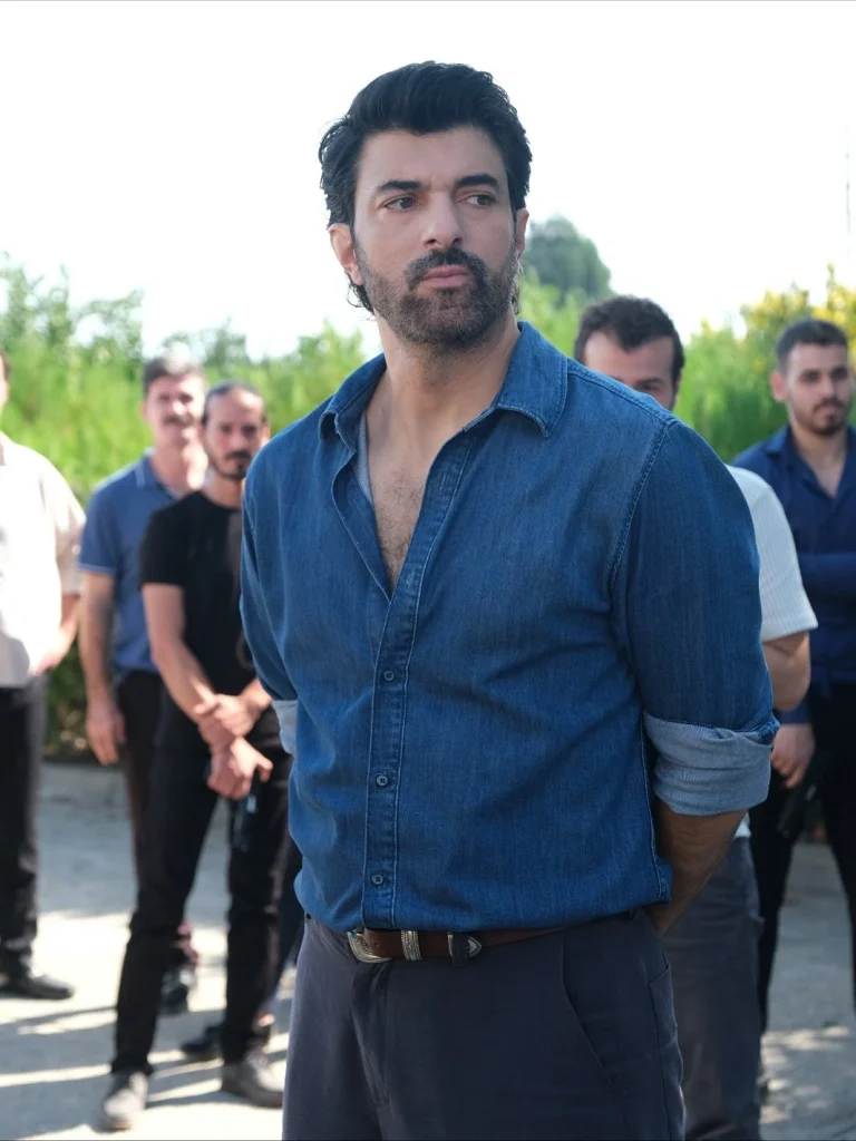 انگین آکیورک در سریال سرزمین‌های حاصلخیز