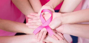 ۸ علامت پنهان ابتلا به سرطان سینه در زنان که باید جدی بگیرید