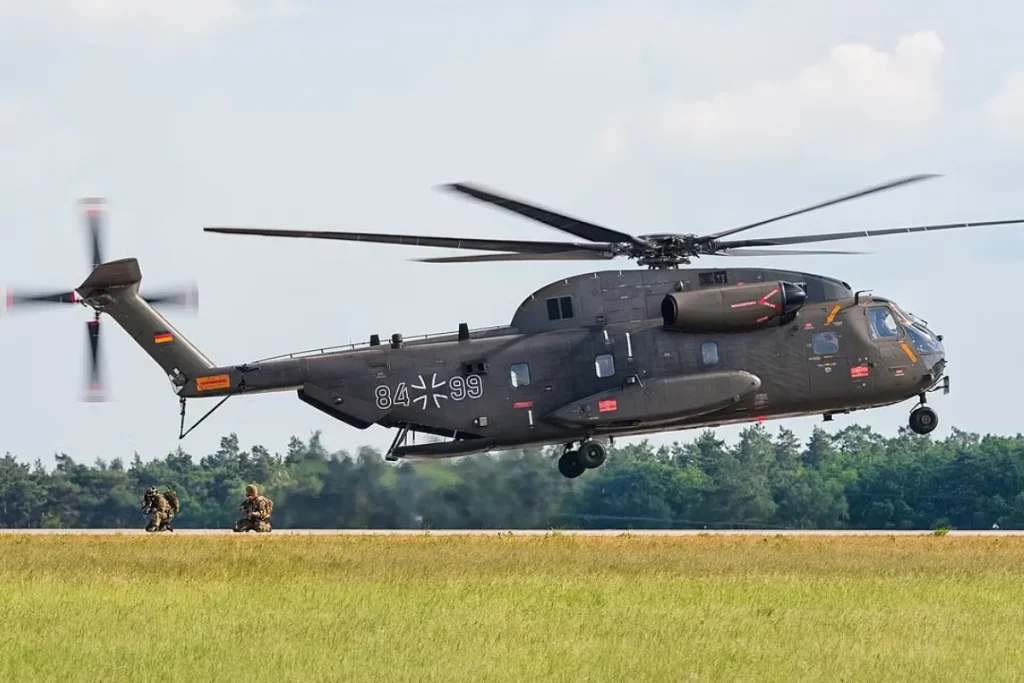 تیک‌آف  دیدنی قوی‌ترین و سنگین‌ترین هلیکوپتر ارتش آلمان + ویدیو