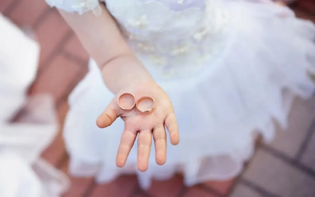 دختران ۱۳ ساله ایرانی با کمک سایت همسریابی «آدم و حوا» شوهر می‌کنند!