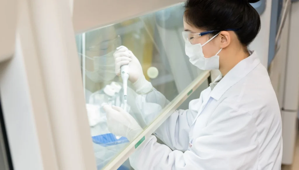 آزمایشگاه ضدپیری در چین