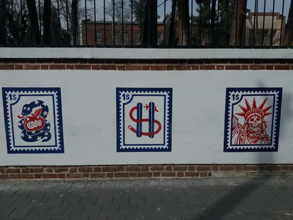 نقاشی دیواری سفارت آمریکا در تهران