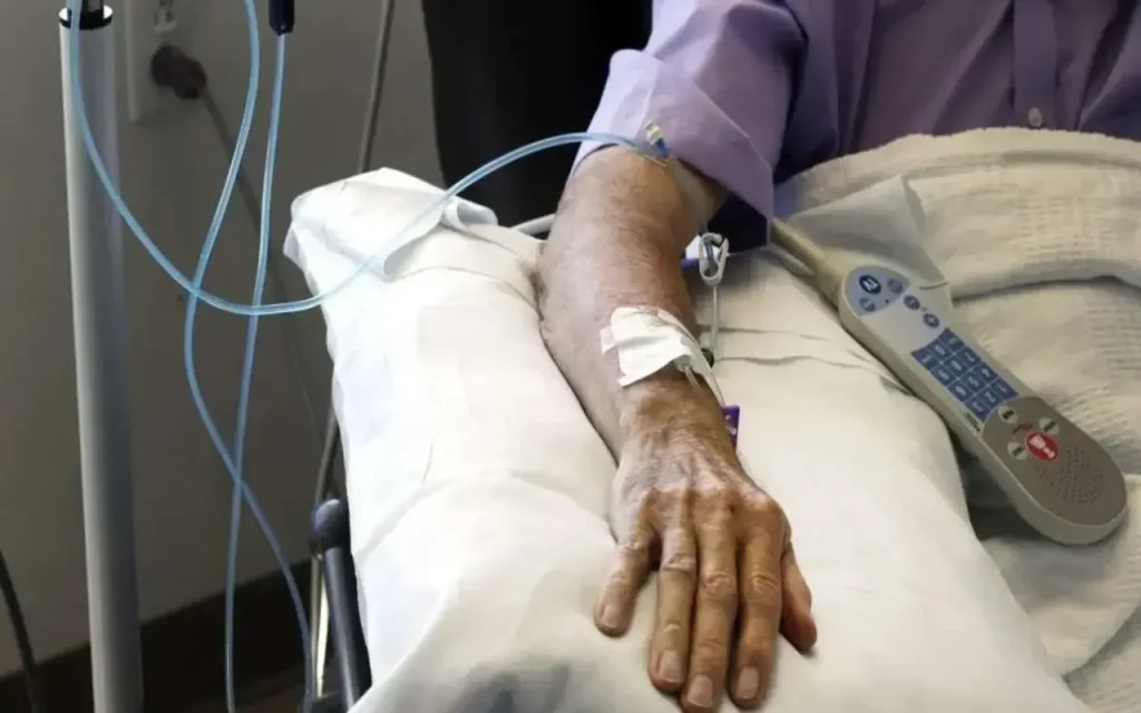 توقف بیمه تکمیلی بازنشستگان؛ بحران عمیق در نهادی که باید پشتیبان سالمندان باشد