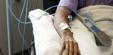 توقف بیمه تکمیلی بازنشستگان؛ بحران عمیق در نهادی که باید پشتیبان سالمندان باشد