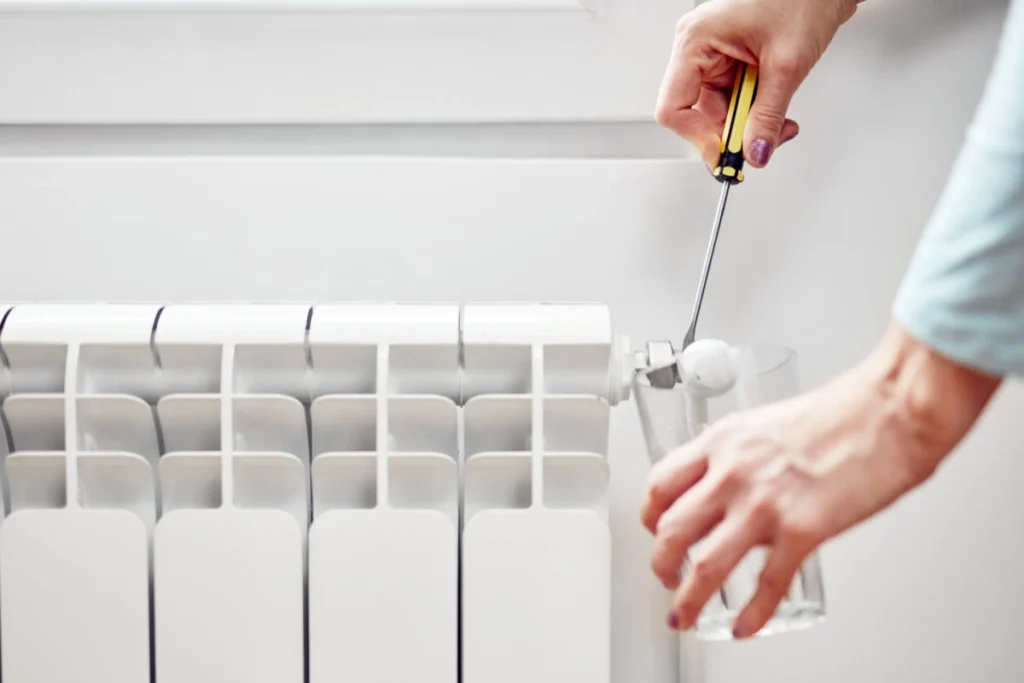 راهنمای هواگیری رادیاتور و راه‌اندازی شوفاژ در ۶ مرحله + نکات کلیدی