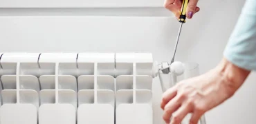 راهنمای هواگیری رادیاتور و راه‌اندازی شوفاژ در ۶ مرحله + نکات کلیدی