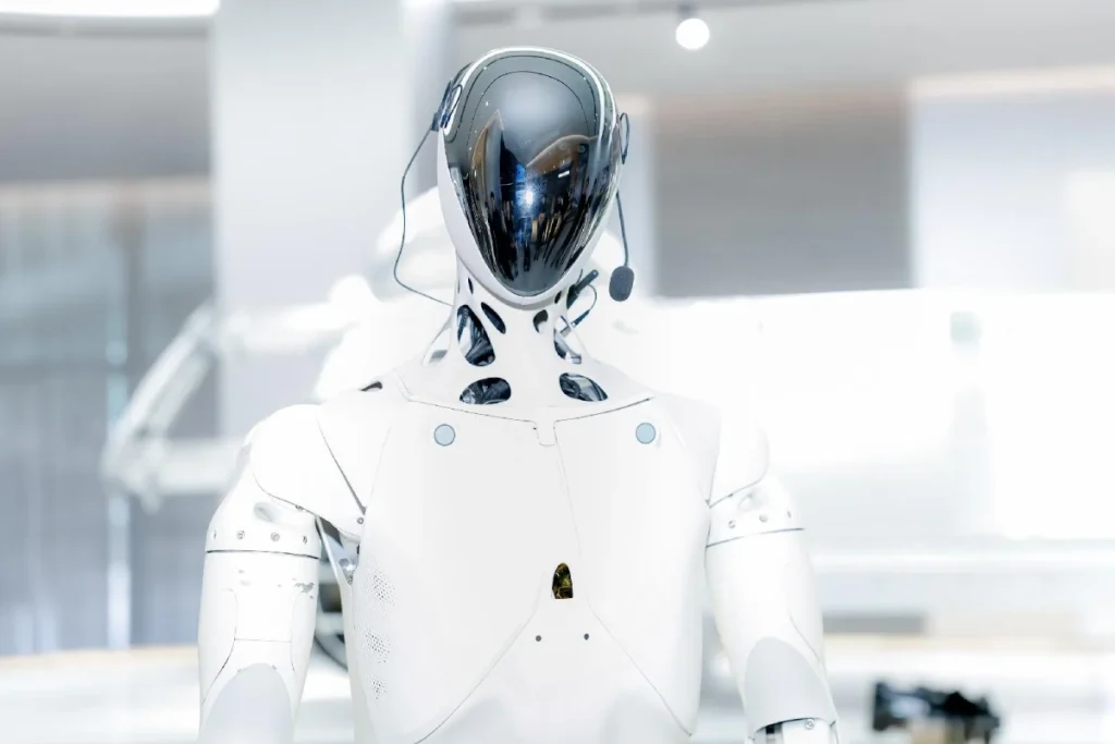 ربات انسان‌نمای IRON