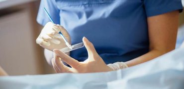 تشخیص زودهنگام سرطان دهانه رحم با مراجعه به دکتر زنان؛ چرا پاپ‌اسمیر حیاتی است؟