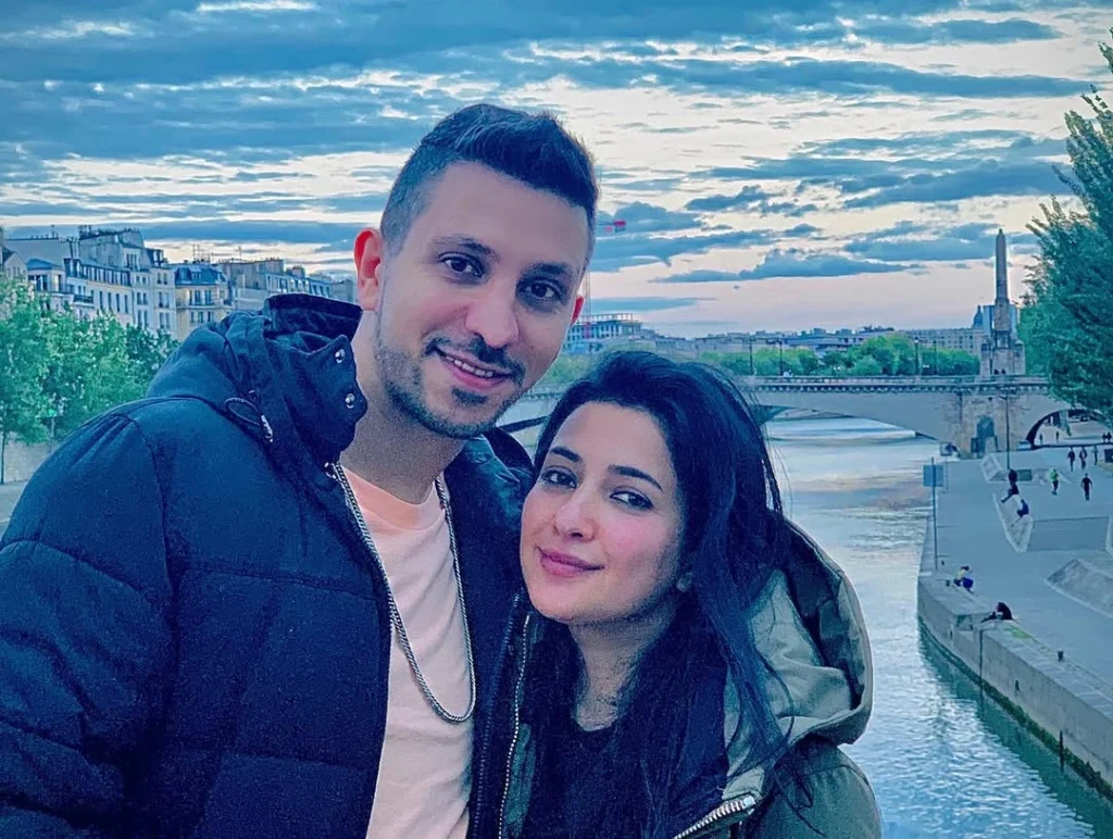 کامیار و همسرش