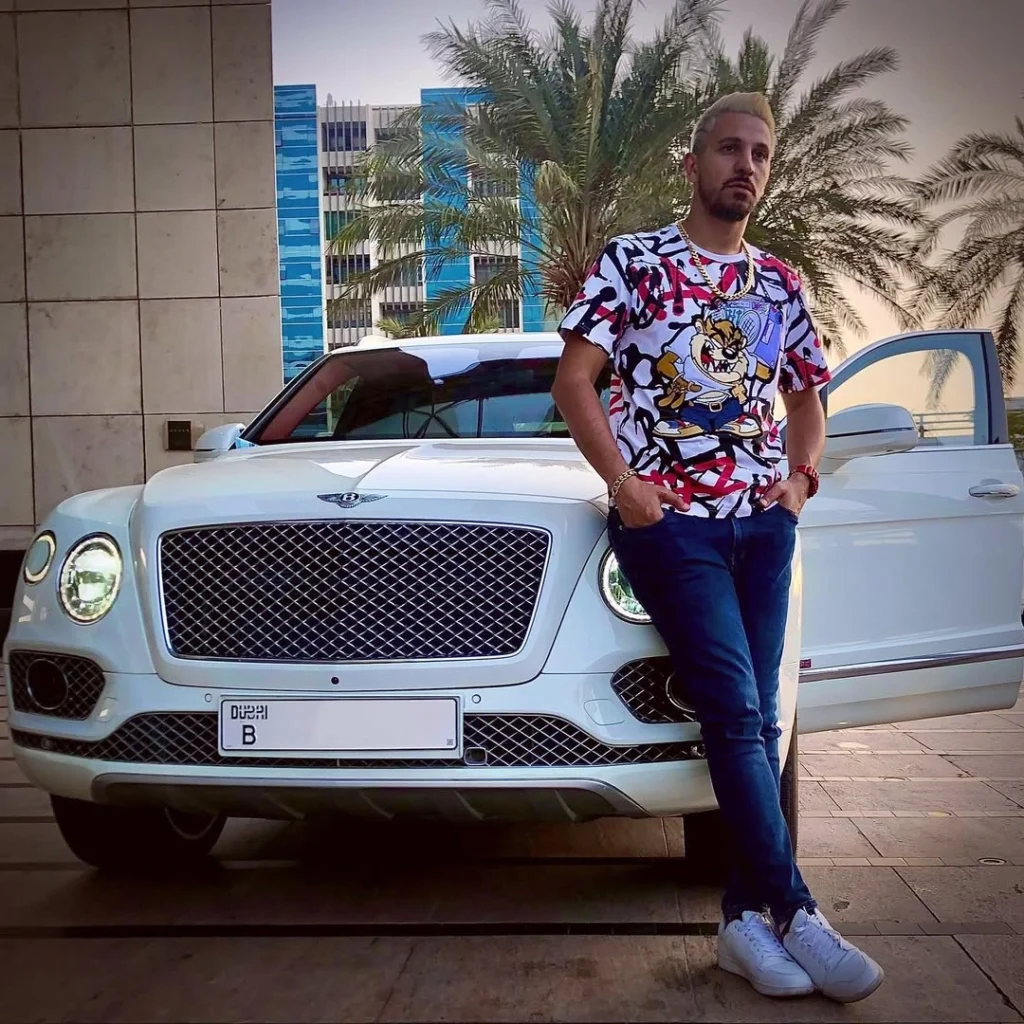 کامیار خواننده