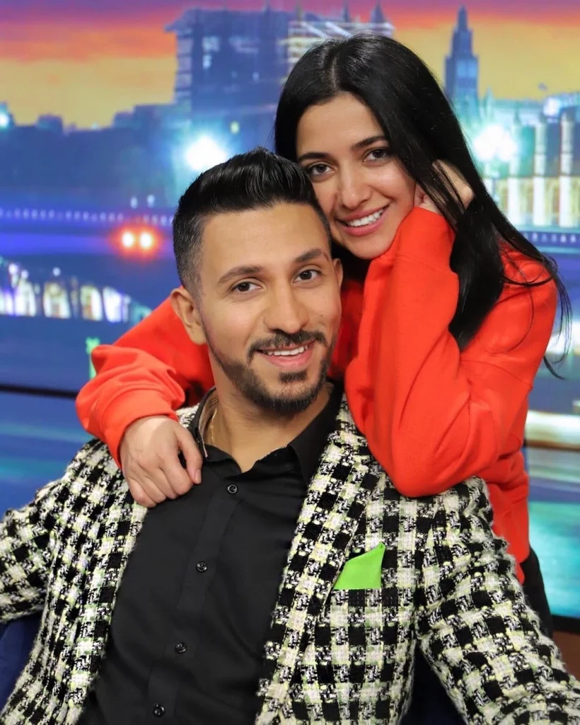 کامیار و همسرش