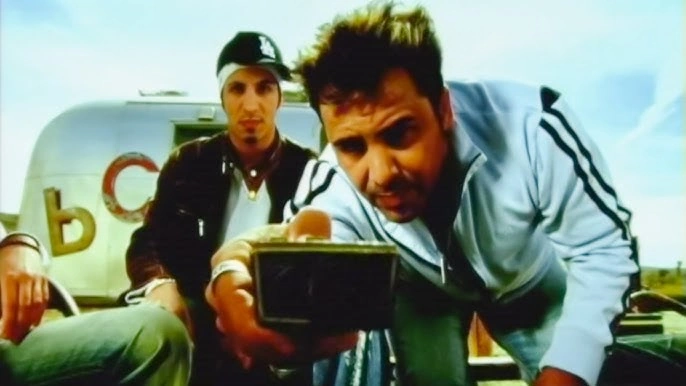 کامیار خواننده