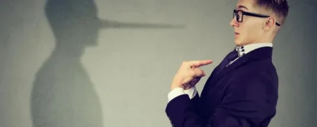 جاسوس سابق سازمان سیا روش ساده‌ای برای تشخیص دروغ گفتن دیگران فاش کرد