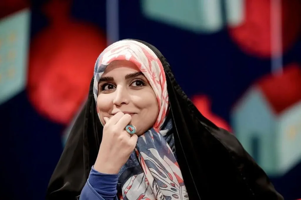 مجری صداوسیما شاعر شد؛ دو شعر خنده‌دار از کتاب جدید مژده لواسانی!