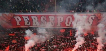 ماجرای درگیری و فحاشی هواداران استقلال و پرسپولیس + ویدیو