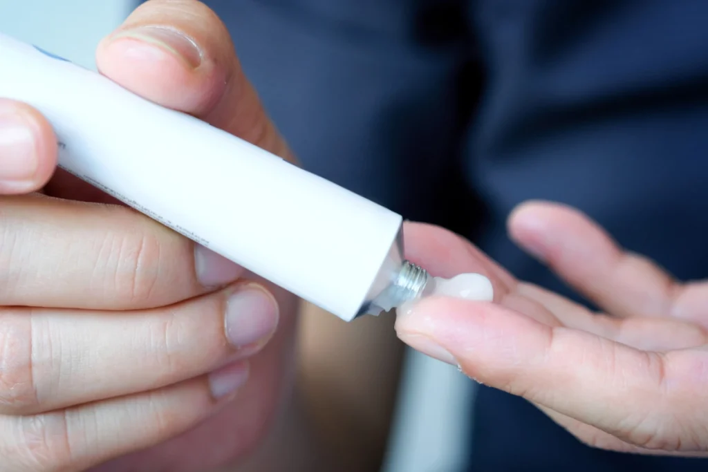 کرم استروئیدی