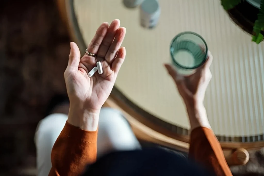 ۷ داروی پرمصرف با ریسک بالای اعتیاد و عوارض شدید؛ جایگزین‌های ایمن‌تر کدام‌اند؟