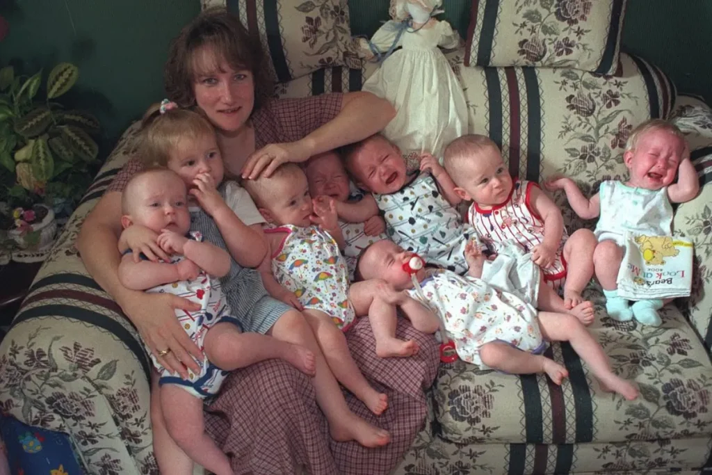 نخستین هفت‌قلوهای زنده جهان در آستانه جشن تولد ۲۸ سالگی خود هستند!