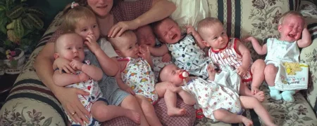 نخستین هفت‌قلوهای زنده جهان در آستانه جشن تولد ۲۸ سالگی خود هستند!