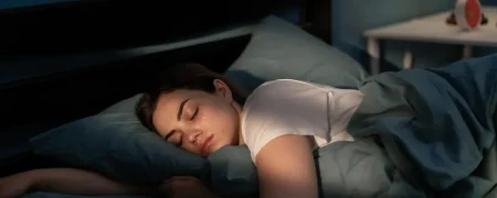 انسان‌ها در گذشته ۲ بار در شب می‌خوابیدند؛ چرا این عادت تغییر کرد؟