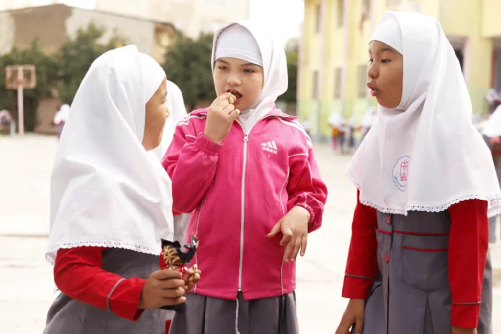 کارشناس مسائل آموزش و پرورش: «دانش‌آموزان اتباع شهریه پرداخت نمی‌کنند» + ویدیو