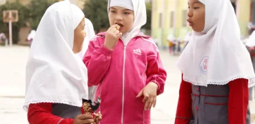 کارشناس مسائل آموزش و پرورش: «دانش‌آموزان اتباع شهریه پرداخت نمی‌کنند» + ویدیو