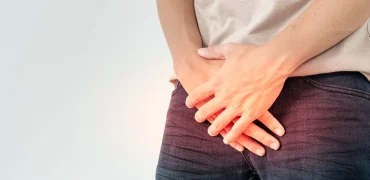 کیست بیضه چیست؟ علائم، علل و بهترین روش‌های درمانی