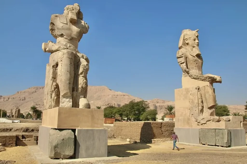 یکی از مهم‌ترین نشانه‌های تمدن مصر باستان بازسازی شد؛ مجسمه‌های عظیم آمنهوتپ سوم!