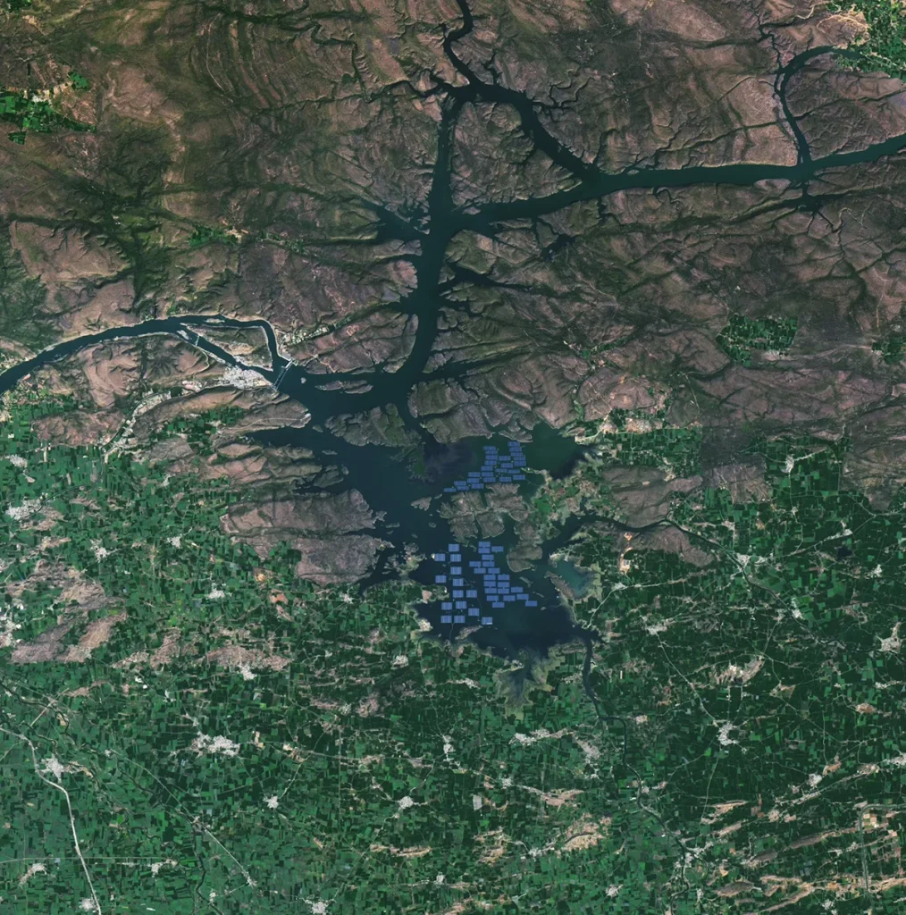 مزرعه خورشیدی معلق هند