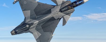 کمپانی سوئدی SAAB چه سلاح‌ها و سیستم‌های نظامی تولید می‌کند؟